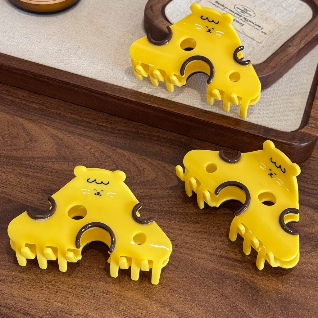 Acetic acid hair clip