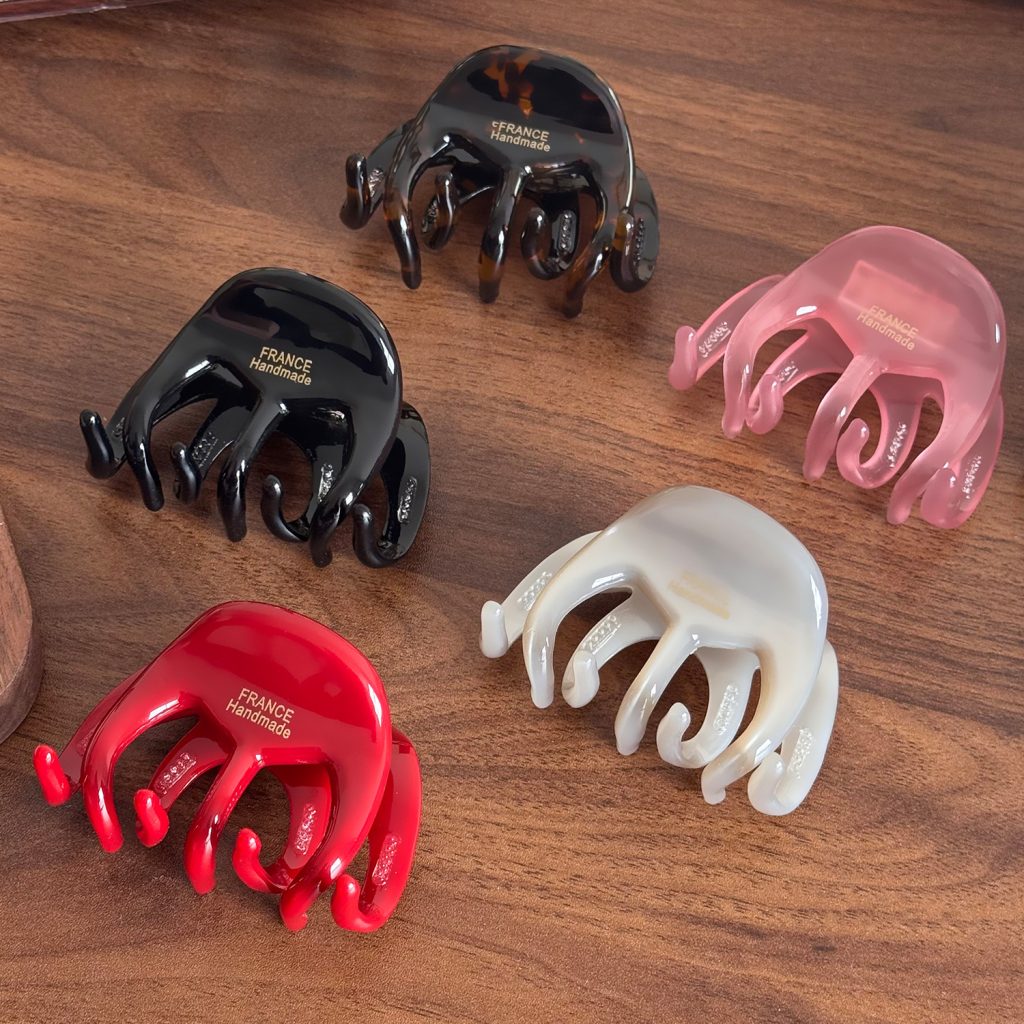 Acetic acid hair clip