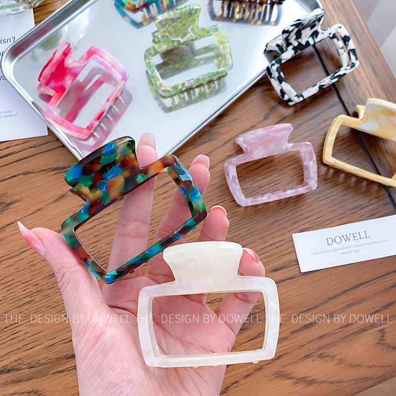 Acetic acid hair clip